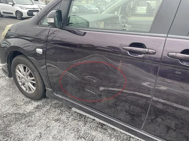 ひたちなか市/フロントドア/鈑金塗装/トヨタ　アイシス