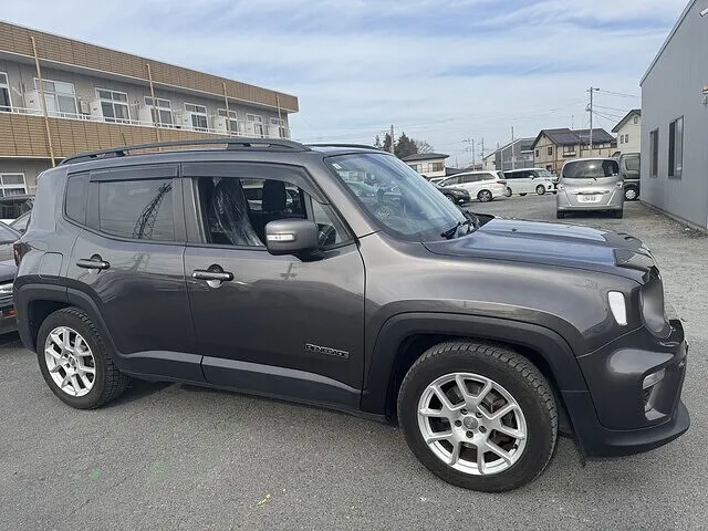 ひたちなか市/フロントバンパーカバー/鈑金塗装/シーブ　レネゲード