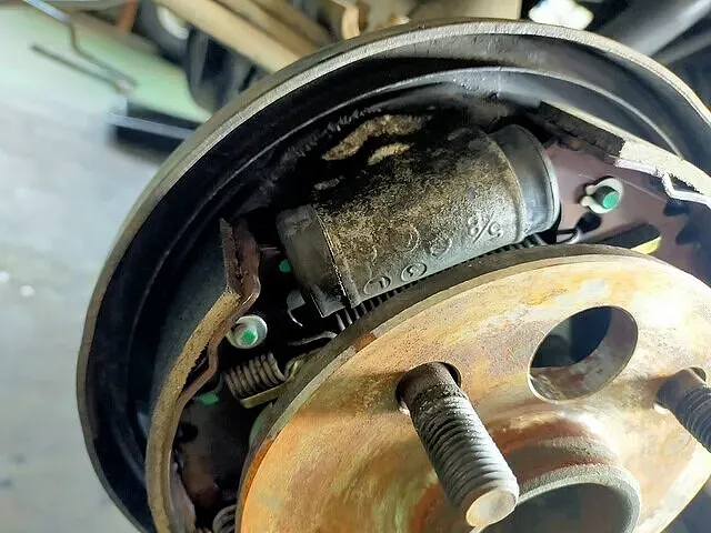 鹿足郡　修理　N-box　リヤﾌﾞﾚｰｷ修理