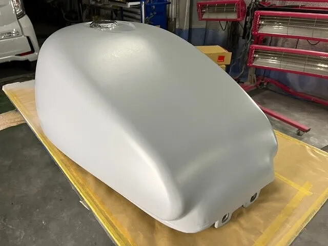 宮崎市バイク塗装　カワサキゼファー１１００　（下地編）