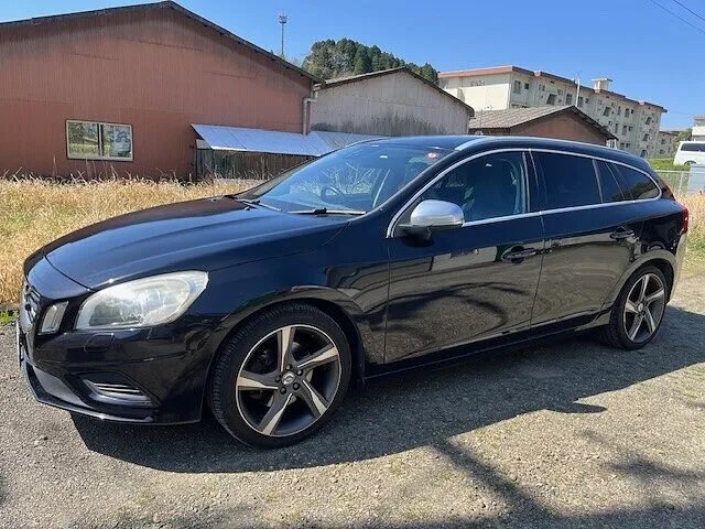 宮崎市板金塗装　ボルボV60　クリヤーはがれ修理
