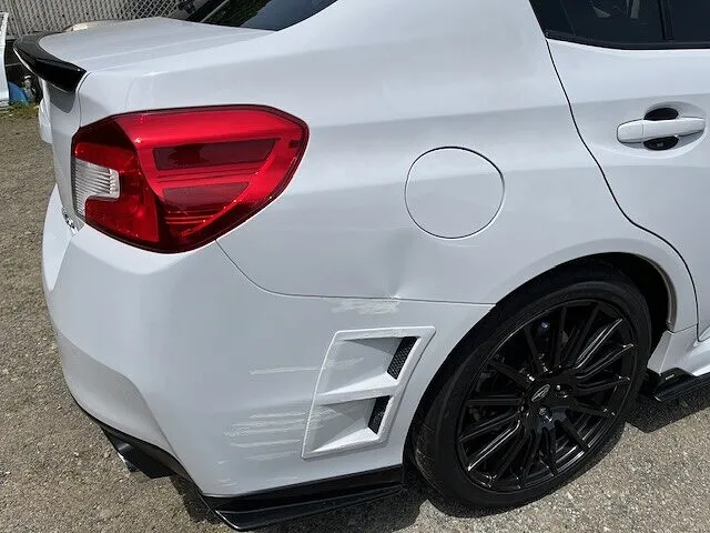 宮崎市保険修理　スバルWRX　クォータパネル板金