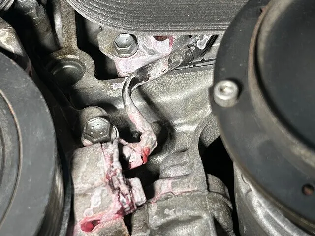 エスティマ　ウォーターポンプ　交換　岐阜市正木