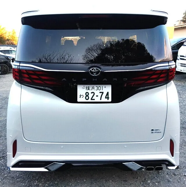 最上級ミニバンを“代車”で体験――40系アルファード Zグレードが