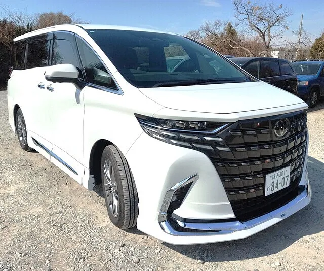さらに人気爆発！(パール)新型40アルファードHV（令和6年式）が