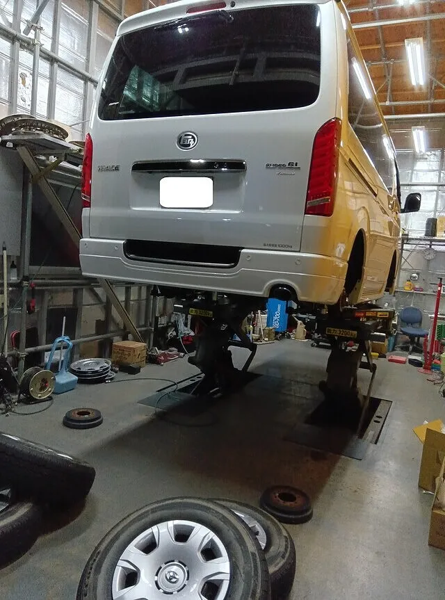 横浜市都筑区でハイエースの車検整備ならお任せ！足回り点検・代車も万全対応！