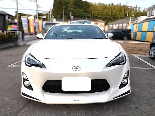 86 フロントバンパー持ち込み修理事例｜K1Xホワイト×2トーン塗装／FRP下地処理も丁寧対応【横浜市】