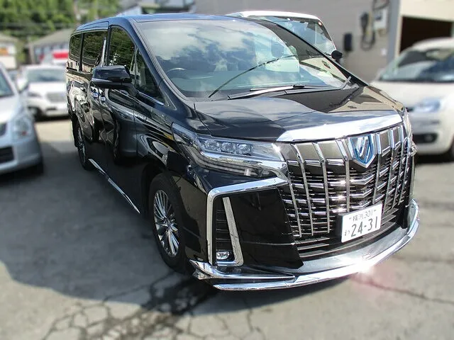 横浜市都筑区｜アルファード30系HV モデリスタエアロ仕様・レンタカー・ブラック｜エグゼクティブラウンジ仕様で高級感満点