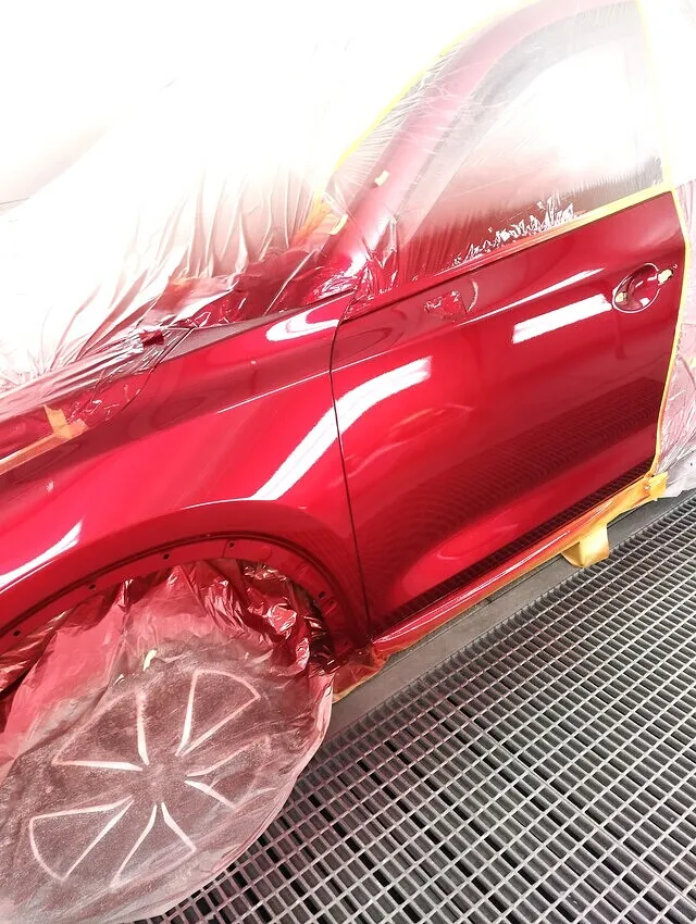 赤 フロントバンパー 汚れ傷あり ワーゲンアップ🚗フロントバンパー傷磨き✨ | 札幌で車の傷修理や板金