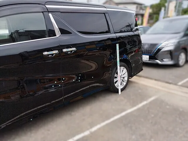 30系・ヴェルファイア左側面板金塗装修理｜保険対応＆新型ノア代車特約セット（横浜市都筑区）