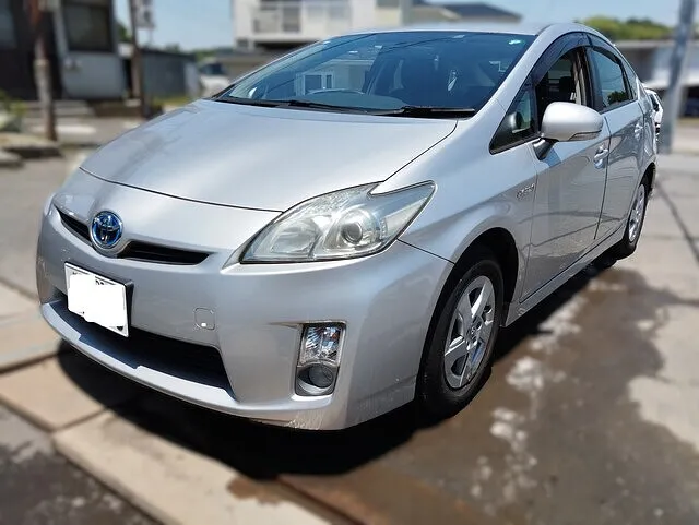 ⭐️【プリウス（ZVW30）車検整備】バッテリー交換＋消耗品フル対応！走行4.3万kmでも安心のエコ整備✨