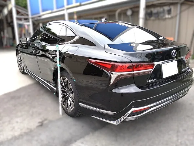 ⭐️Google★5評価・横浜市都筑区 Lexus LS 左リアドア（アルミ製）＆リアクォーター板金塗装修理｜交換せず純正を活かし車価値を守る高精度施工事例‼️