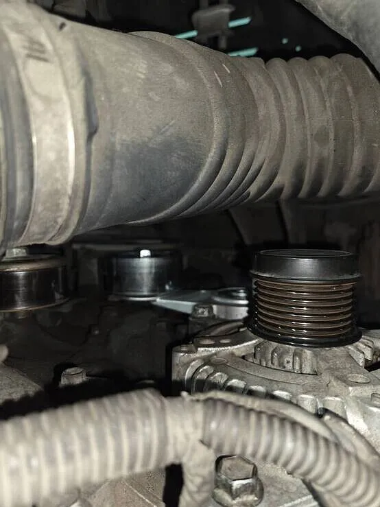 旭川市　修理　ハイエース　オートテンショナー