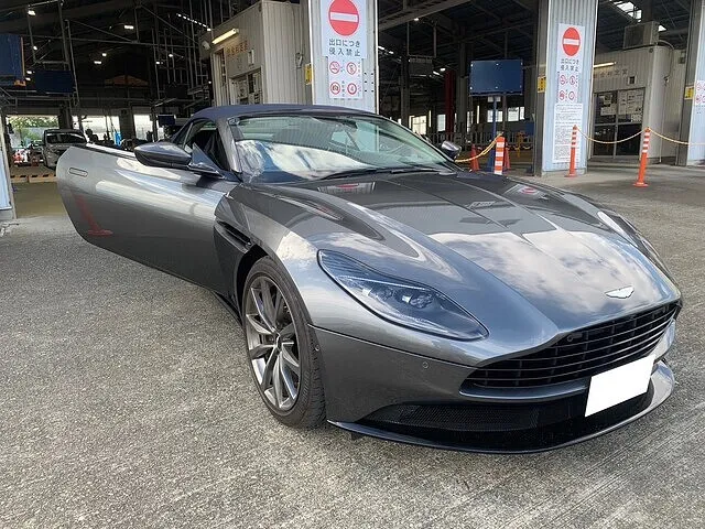 アストンマーティン DB11 ヴォランテ　車検・整備　ブレーキパッド交換など│神奈川県　整備