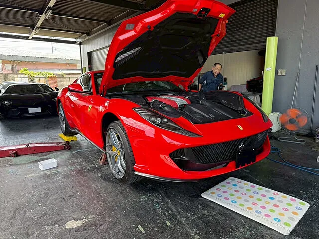 フェラーリ 812スーパーファースト　EBM取付・納車前整備│埼玉県　カスタム