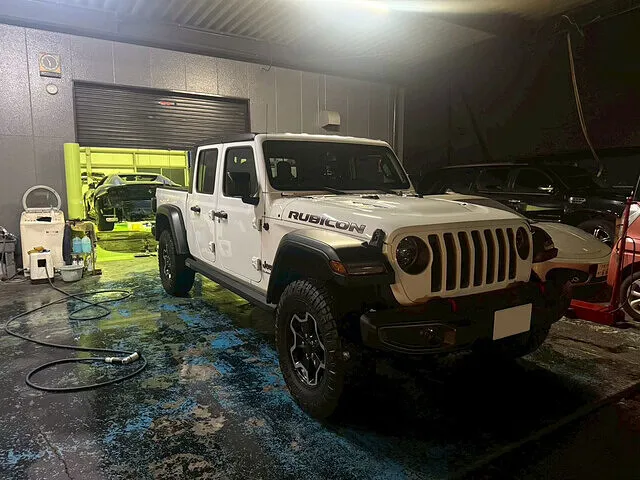 Jeep グラディエーター　車検整備　ブレーキキャリパー・ブレーキパッド・バッテリー交換│東京都品川区　整備