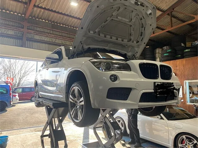 王寺町　整備工場　修理　BMWx1 オイル交換　　