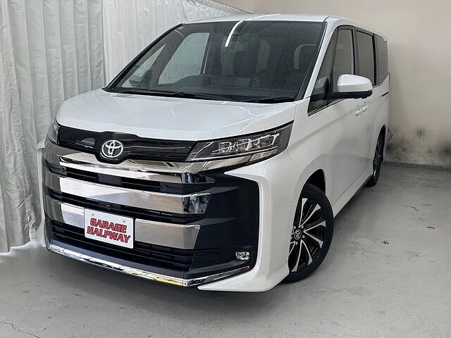 入庫情報　トヨタノアハイブリッドS-Z