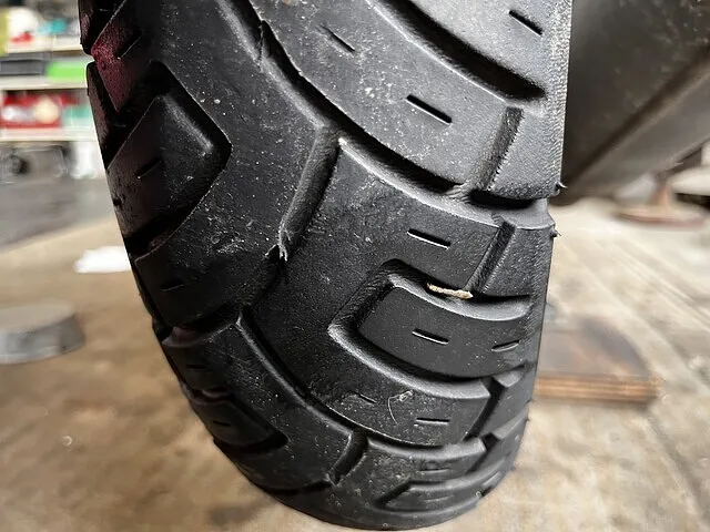 【バイク】　豊橋市　ホンダ　ベンリープロ　パンク修理