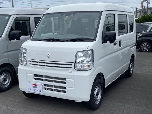 エブリイ