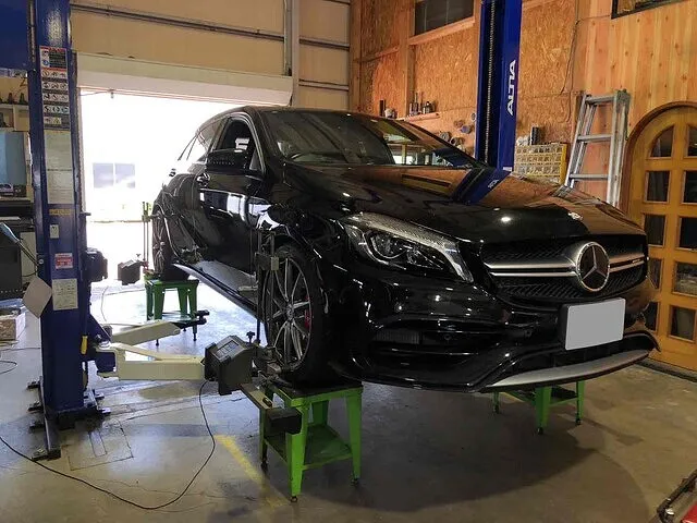 富山市　アライメント調整　ベンツA45 AMG