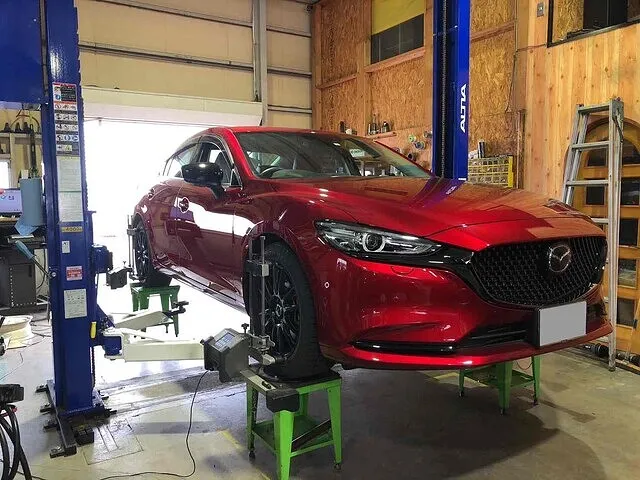 富山市　アライメント調整　MAZDA６