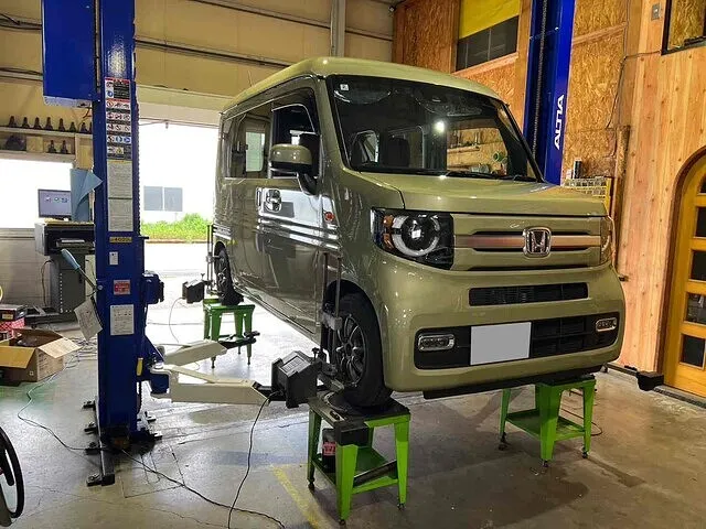 富山市　アライメント調整　N-VAN