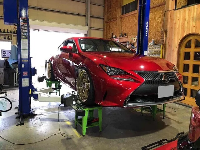 富山市　アライメント調整　レクサスRC