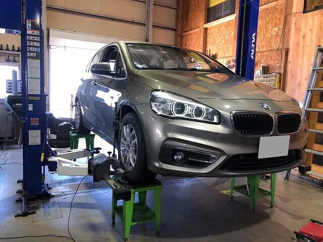 富山市　アライメント調整　BMW２シリーズF45
