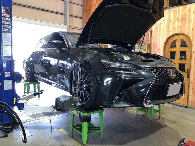 富山市　アライメント調整　レクサスGS　F