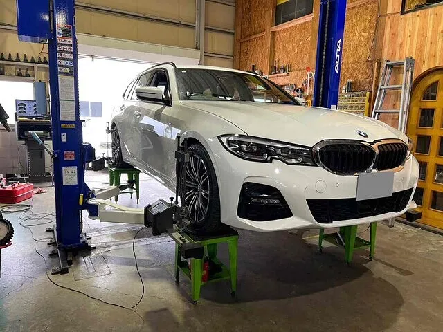 富山市　アライメント調整　BMW3シリーズ G20