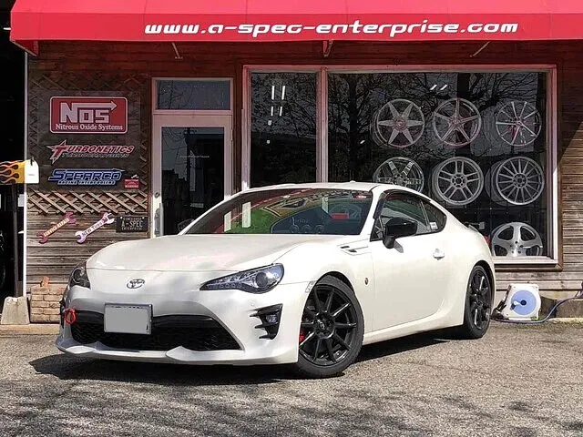 富山市　バルブ付きワンオフマフラー　トヨタ86 ZN6