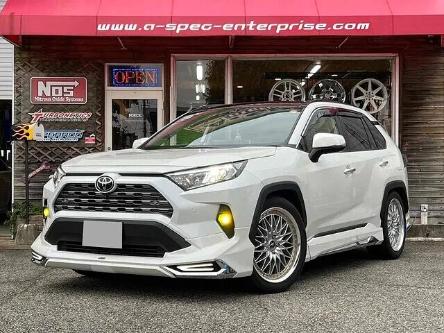 富山市　TEIN車高調取付　RAV4　