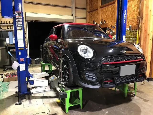 富山市　アライメント調整　BMW MINI F56 JCW