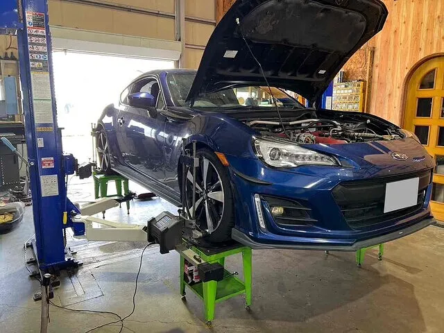 富山市　アライメント調整　BRZ