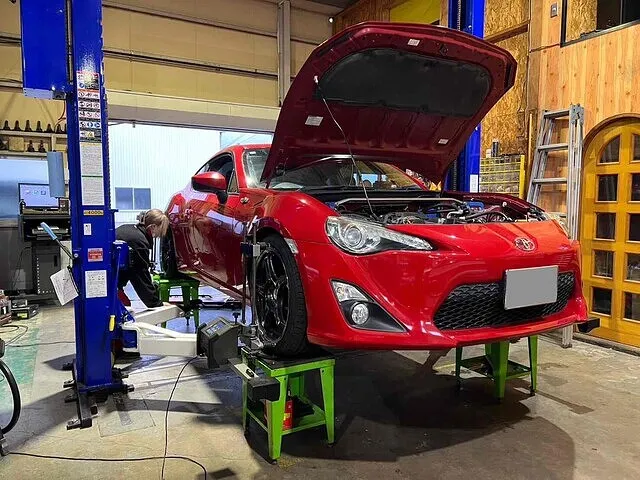 富山市　アライメント調整　ZN6 トヨタ86