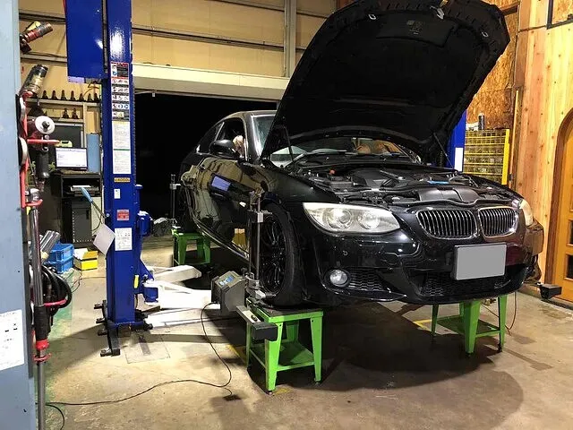 富山市　アライメント調整　BMW3シリーズ