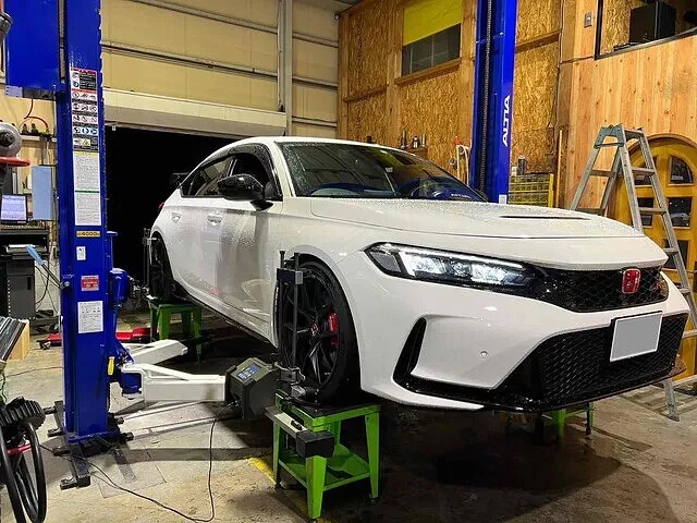 富山市　アライメント調整　シビックFL5