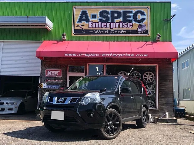 富山市　リヤスポイラー・マッドガード取付　エクストレイル