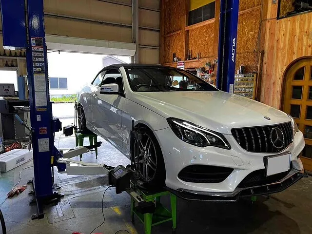 富山市　アライメント調整　ベンツE250