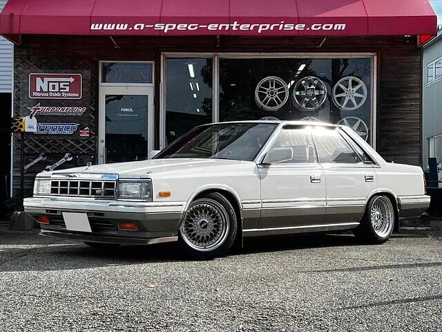 富山市　ローレルC32　ワンオフマフラー