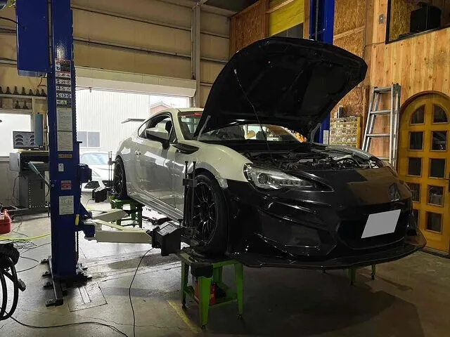富山市　アライメント調整　BRZ