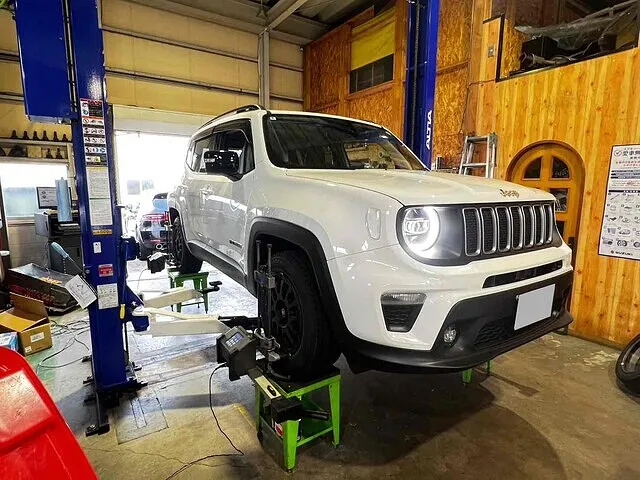 富山市　アライメント調整　レネゲード