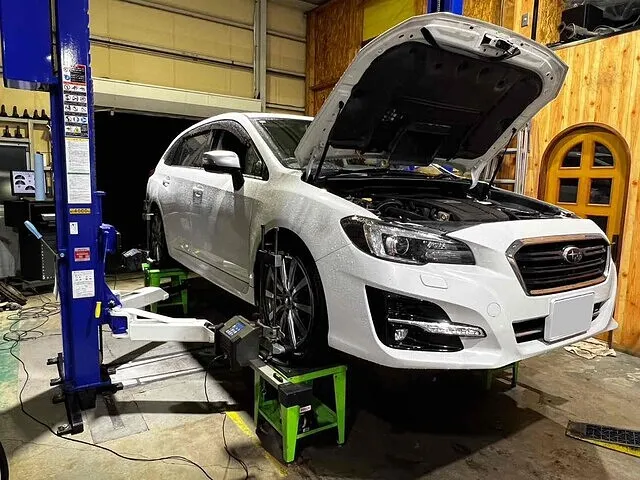 富山市　アライメント調整　レヴォーグ