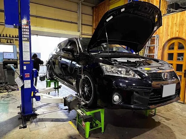 富山市　アライメント調整　レクサス