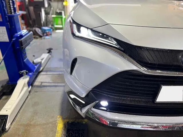 富山市　フォグランプ交換　80ハリアー