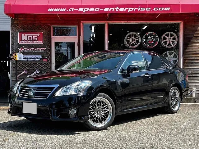 富山市　RSR車高調取付テール交換　200系クラウン