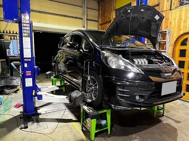富山市　アライメント調整　フィットRS GE8