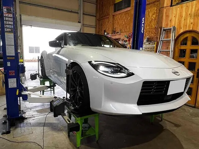 富山市　アライメント調整　フェアレディRZ34