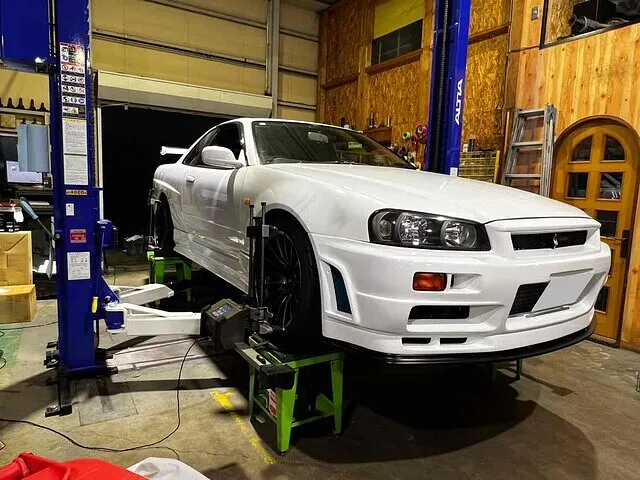 富山市　アライメント調整　スカイラインER34